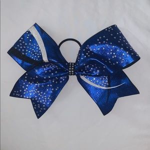 Cheer bow